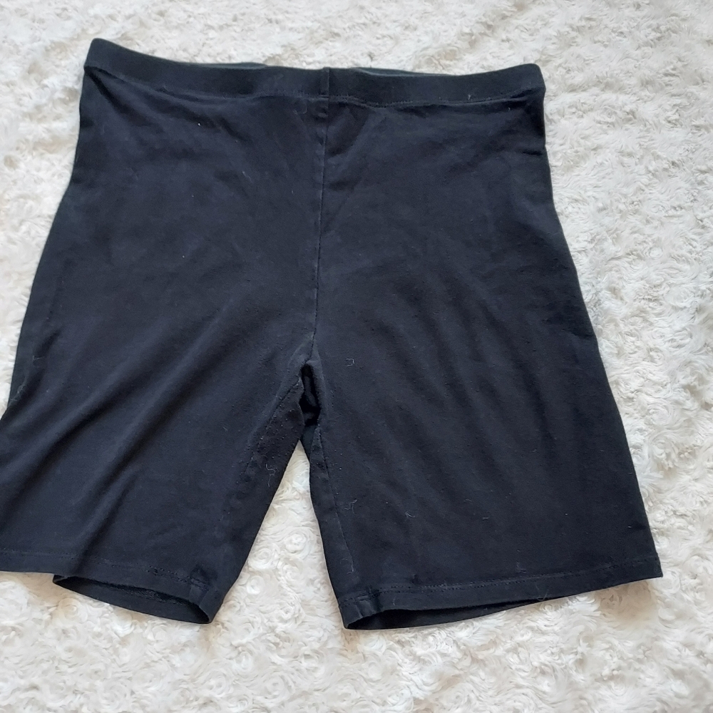 Forever 21 Black stretch workout shorts Large Active Yoga Gym Minimalist Errands